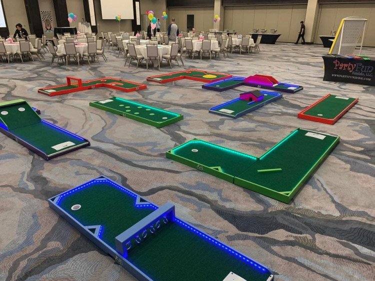 9 HOLE LED MINI GOLF 