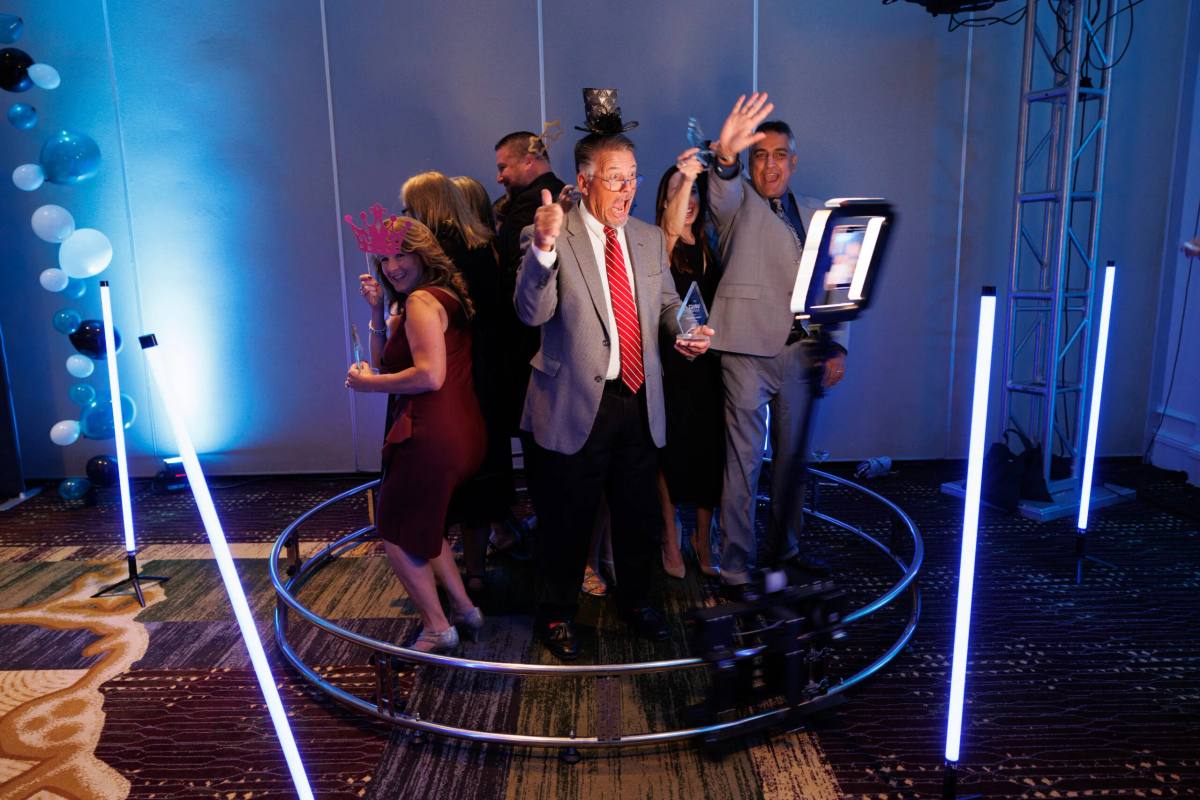 360° PHOTO BOOTH EXPERIANCE