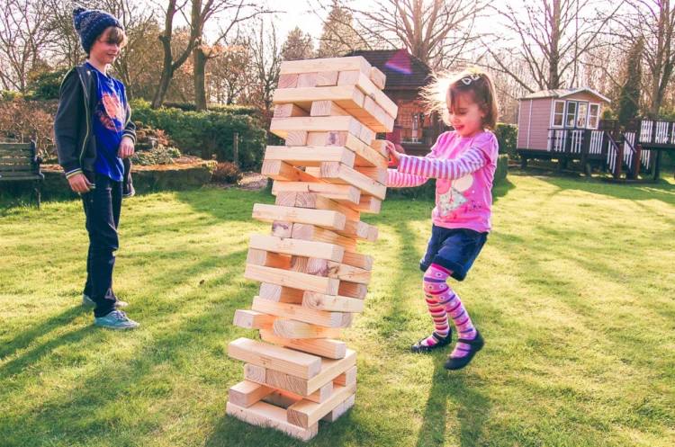 GIANT JENGA