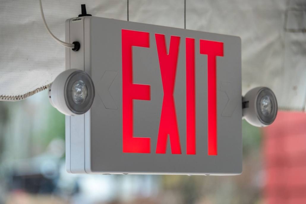 EMERGENCY EXIT SIGN W/ LIGHTS